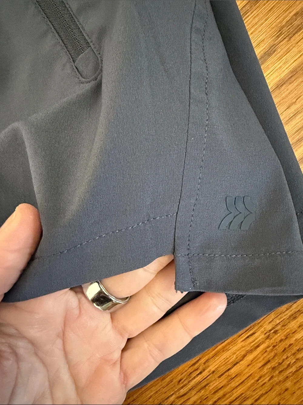 All In Motion Athletic Running Shorts Women’s Large Navy Blue Zip Pocket - Picture 6 of 6